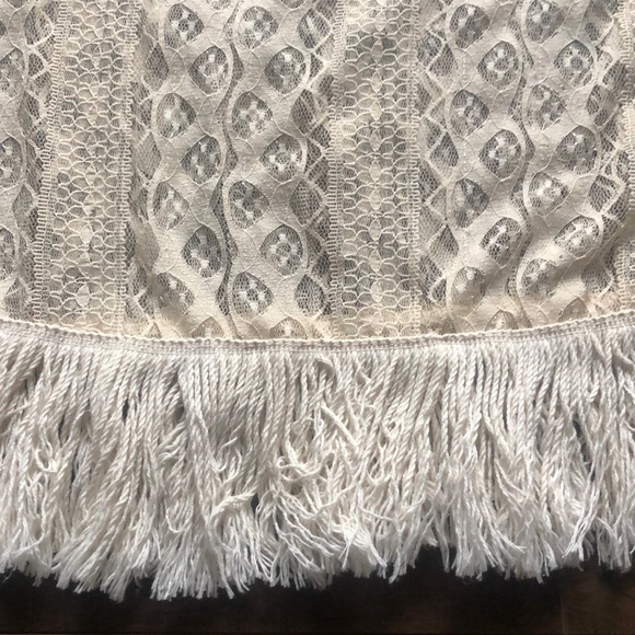 Forever 21 sheer print tank with fringe hem. - Picture 2 of 3